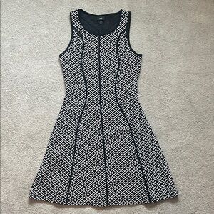 Black and White Knit Patterned Midi Dress